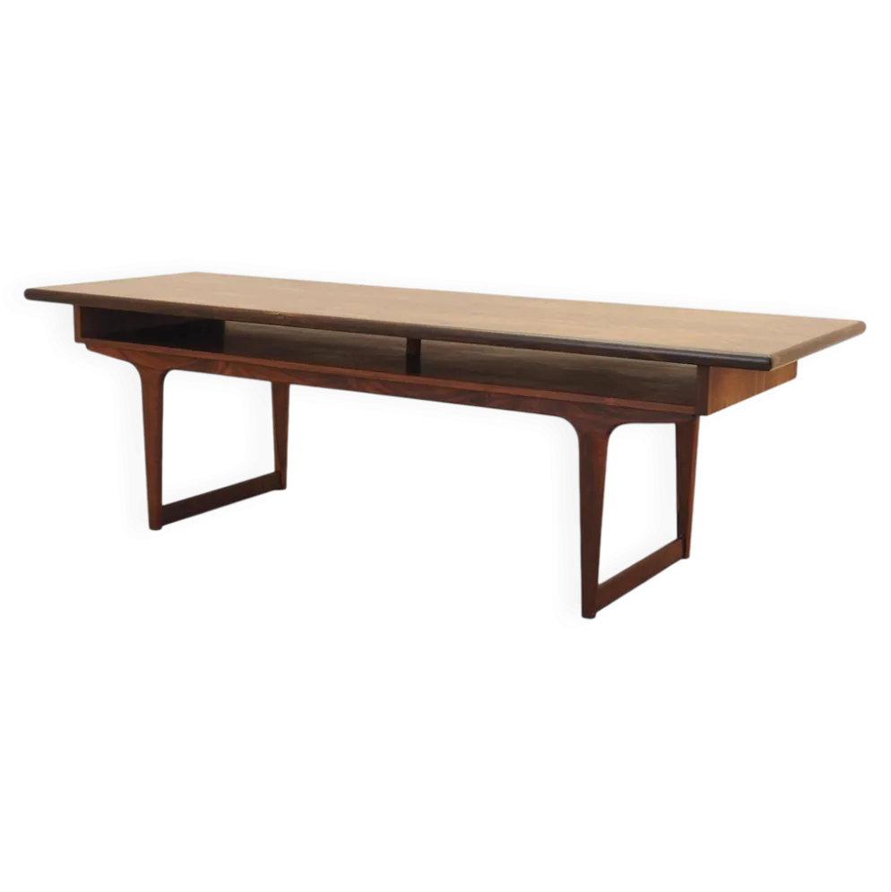 Table basse en palissandre danois avec étagère, années 1960