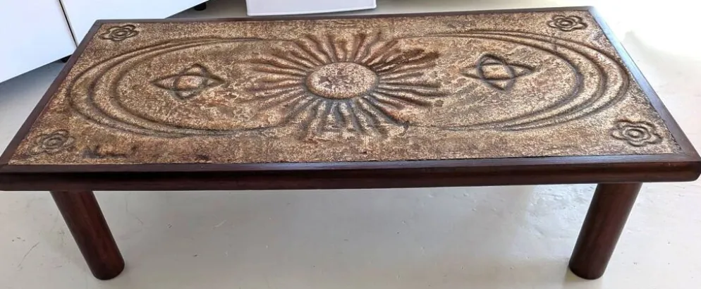 Table basse en pierre de lave émaillée de François Chaty
