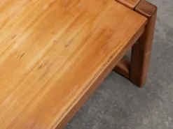 Table basse en pin Habitat avec range livre en toile de jute intégré