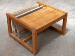 Table basse en pin Habitat avec range livre en toile de jute intégré