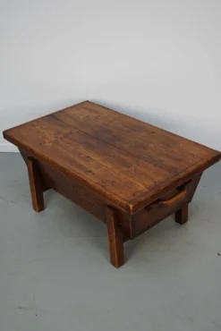 Table basse en pin rustique, style ferme français du début du 20e siècle