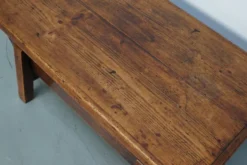 Table basse en pin rustique, style ferme français du début du 20e siècle