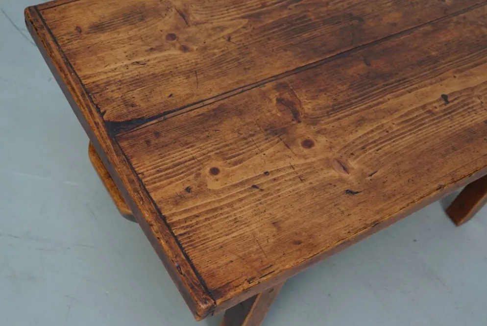 Table basse en pin rustique, style ferme français du début du 20e siècle