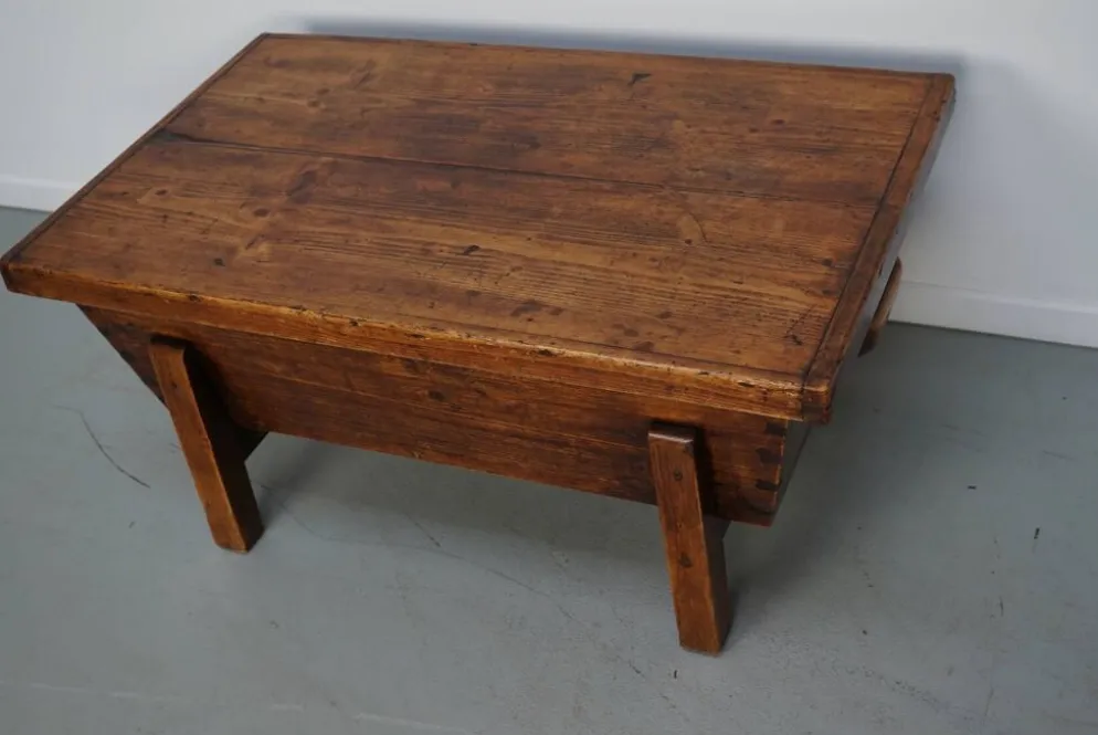 Table basse en pin rustique, style ferme français du début du 20e siècle