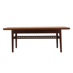 Table basse en teck danois avec étagère, années 1960