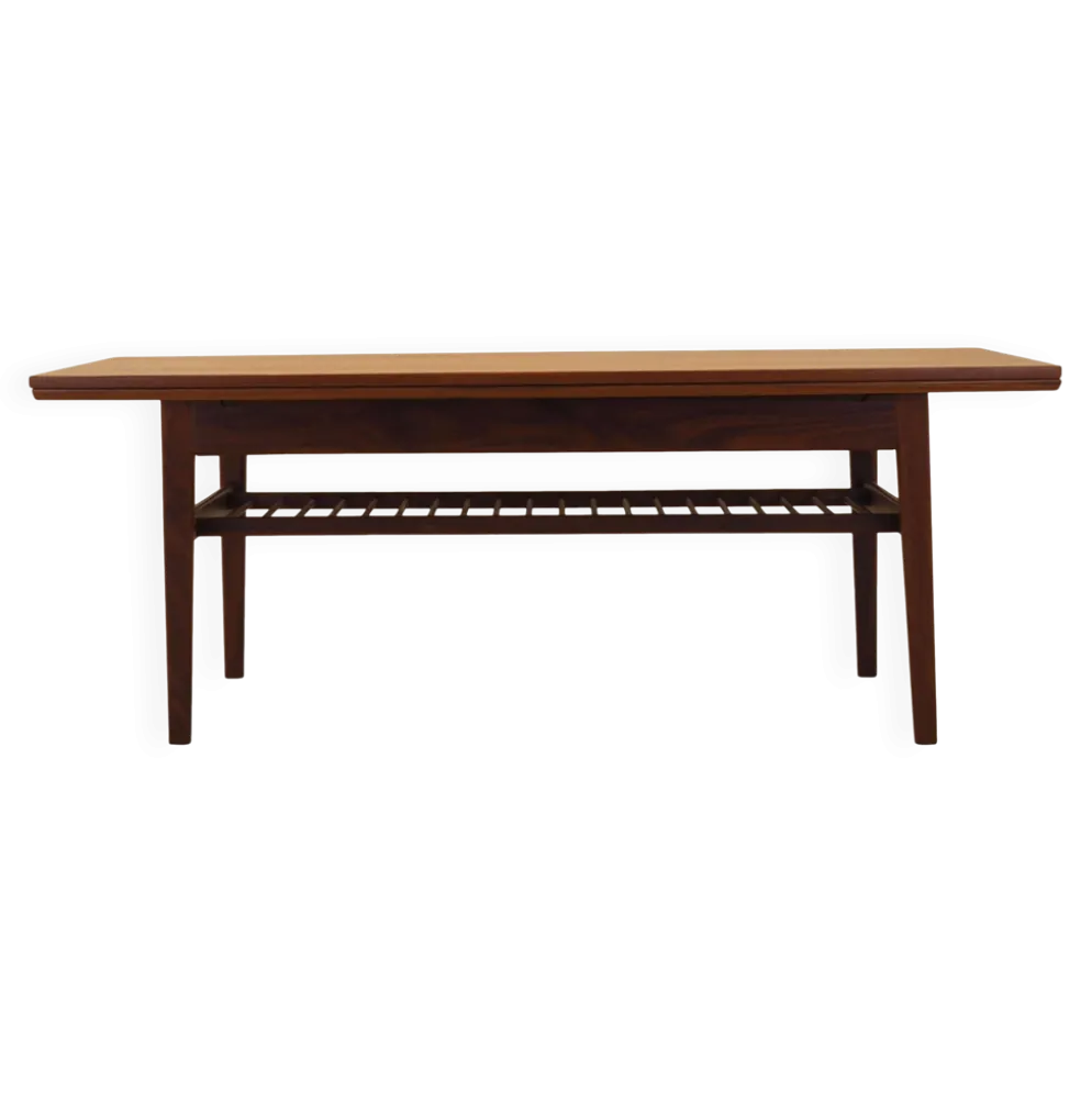 Table basse en teck danois avec étagère, années 1960