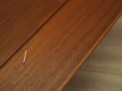 Table basse en teck danois avec étagère, années 1960