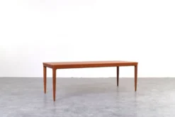 Table basse en teck danois du milieu du siècle par Johannes Andersen pour CFC Silkeborg