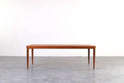 Table basse en teck danois du milieu du siècle par Johannes Andersen pour CFC Silkeborg