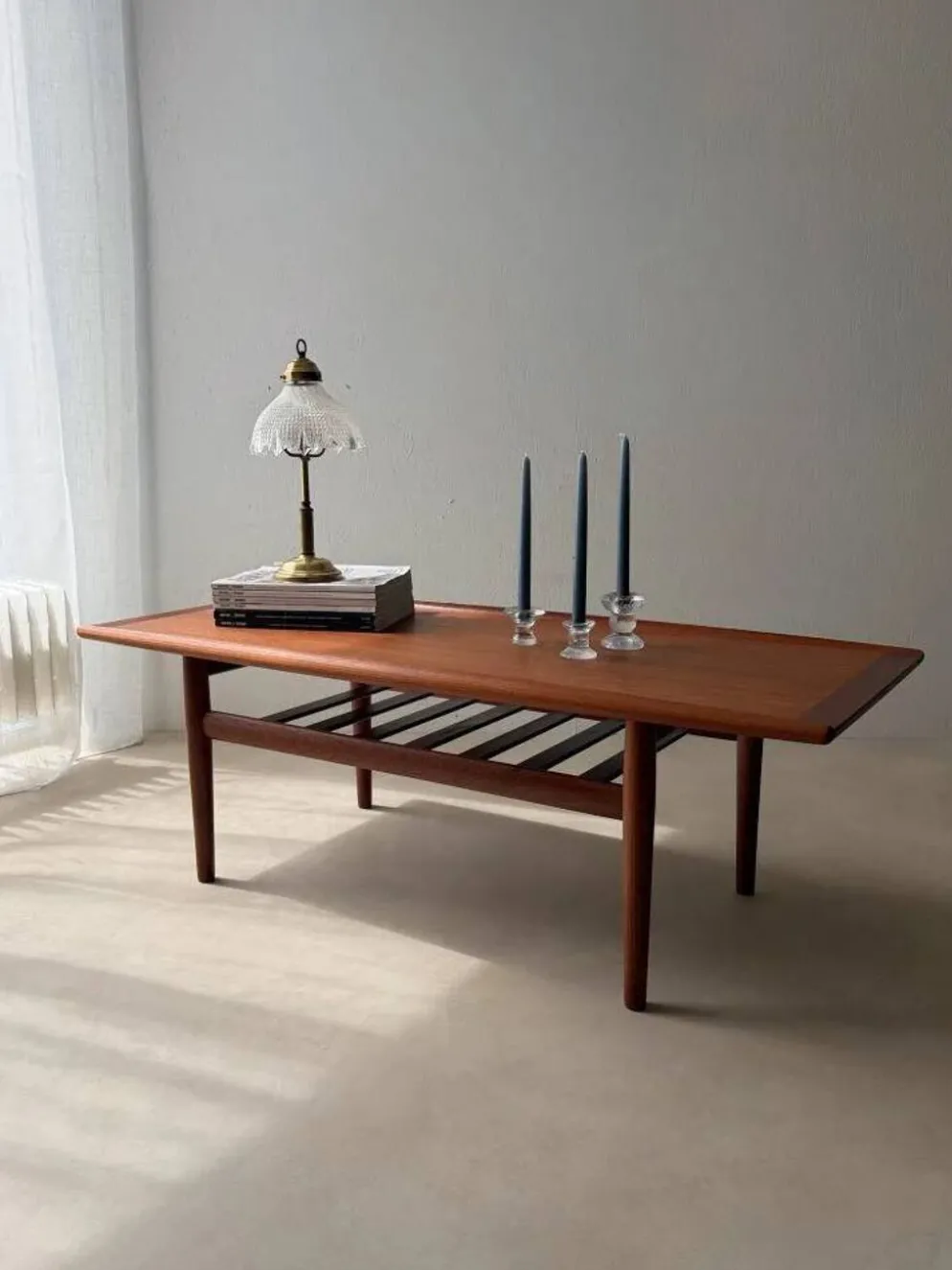 Table basse en teck Grete Jalk Glostrup Møbelfabrik années 1960