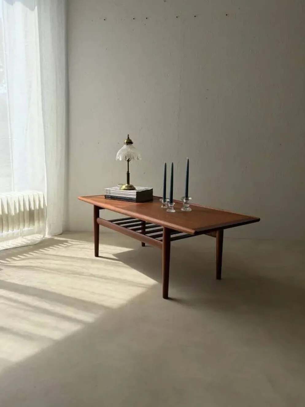 Table basse en teck Grete Jalk Glostrup Møbelfabrik années 1960