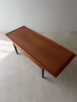 Table basse en teck Grete Jalk Glostrup Møbelfabrik années 1960