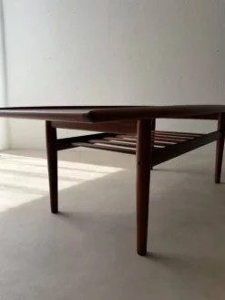 Table basse en teck Grete Jalk Glostrup Møbelfabrik années 1960