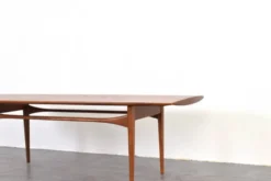 Table basse en teck par Tove et Edvard Kindt-Larsen pour France & Son, années 1960.
