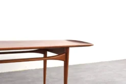 Table basse en teck par Tove et Edvard Kindt-Larsen pour France & Son, années 1960.