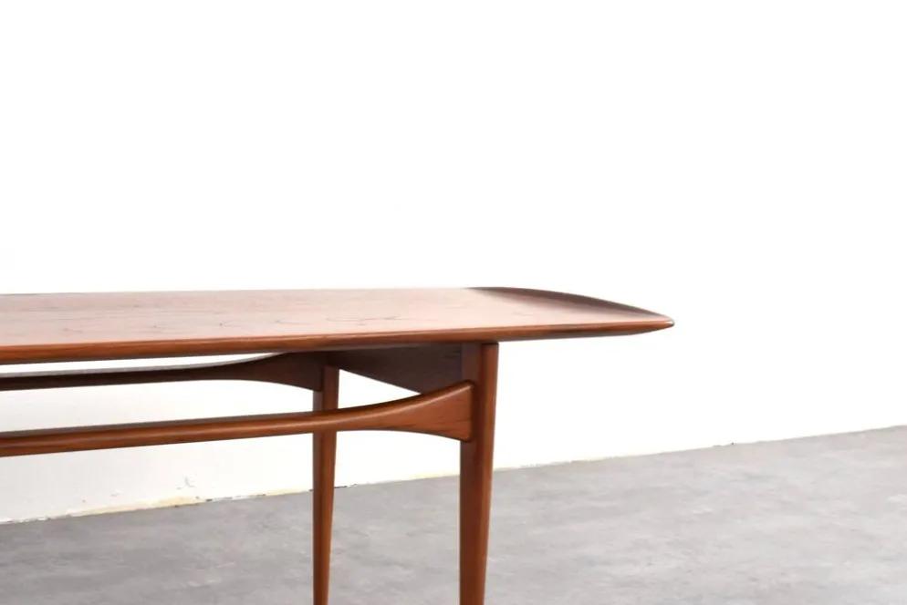Table basse en teck par Tove et Edvard Kindt-Larsen pour France & Son, années 1960.