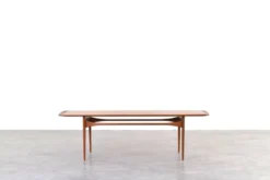 Table basse en teck par Tove et Edvard Kindt-Larsen pour France & Son, années 1960.