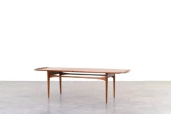 Table basse en teck par Tove et Edvard Kindt-Larsen pour France & Son, années 1960.