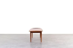 Table basse en teck par Tove et Edvard Kindt-Larsen pour France & Son, années 1960.