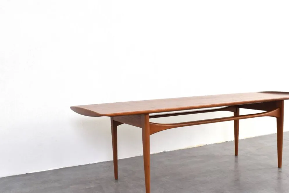 Table basse en teck par Tove et Edvard Kindt-Larsen pour France & Son, années 1960.
