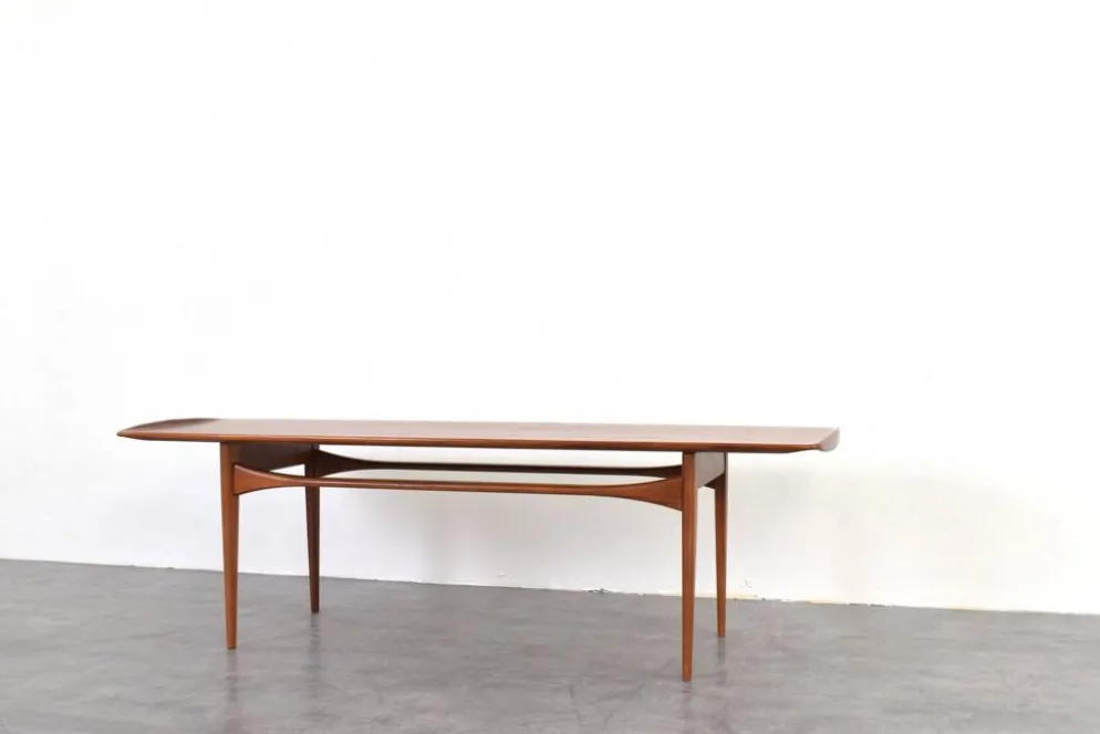 Table basse en teck par Tove et Edvard Kindt-Larsen pour France & Son, années 1960.