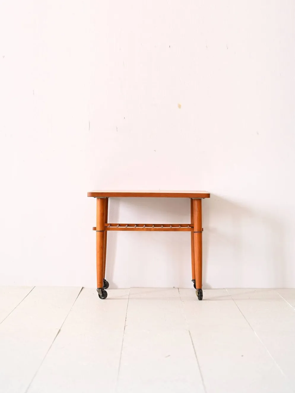 Table basse en teck à roulettes des années 1960