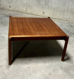 Table basse en teck scandinave années 60