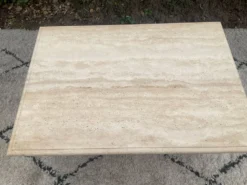 Table basse en travertin