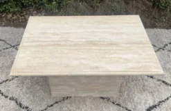 Table basse en travertin