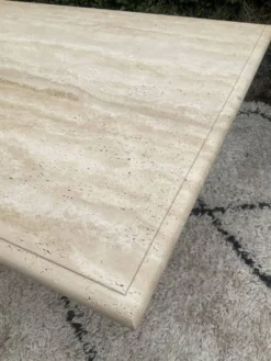 Table basse en travertin