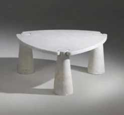Table basse Eros en marbre blanc de Carrare par Angelo Mangiarotti pour Skipper, années 1990.