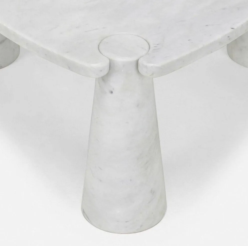 Table basse Eros en marbre blanc de Carrare par Angelo Mangiarotti pour Skipper, années 1990.