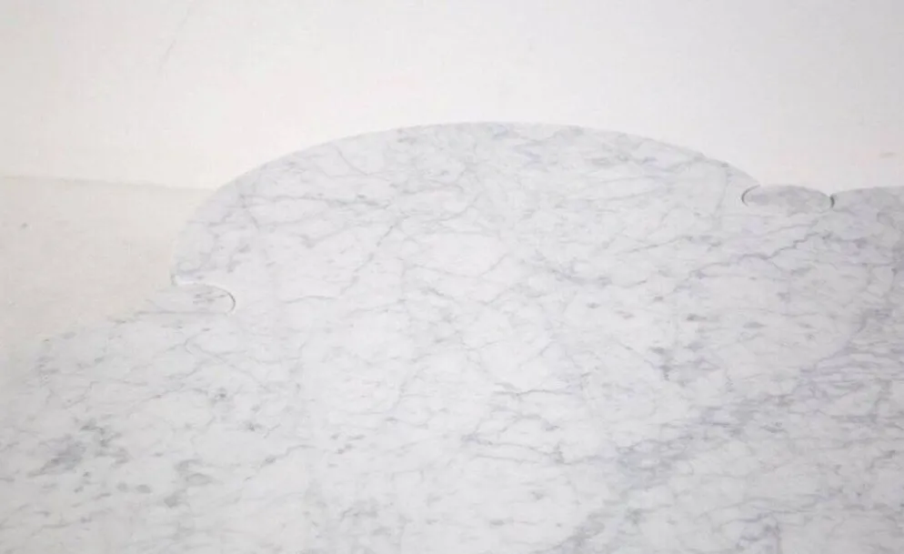 Table basse Eros Quadrifoglio en marbre blanc de Carrare par Angelo Mangiarotti pour Skipper, années 1990.