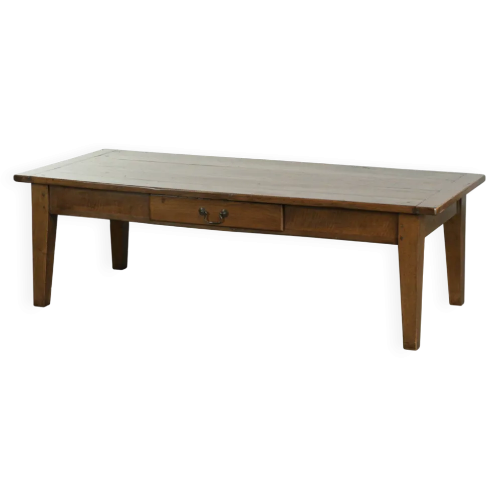 Table basse française antique en noyer avec une belle patine.