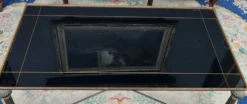 Table basse française néoclassique vintage.