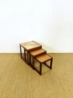 Table basse gigogne en teck et céramique