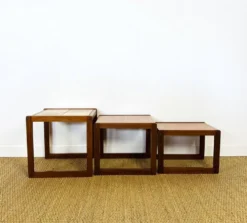 Table basse gigogne en teck et céramique