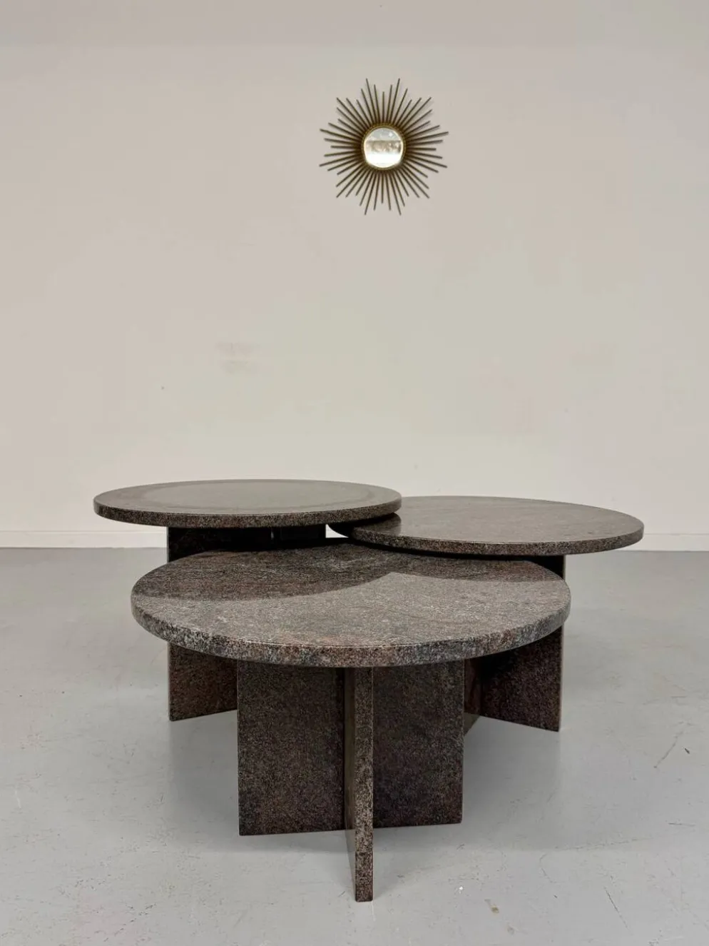 Table basse gigogne 3 éléments rond en granit design années 70 vintage
