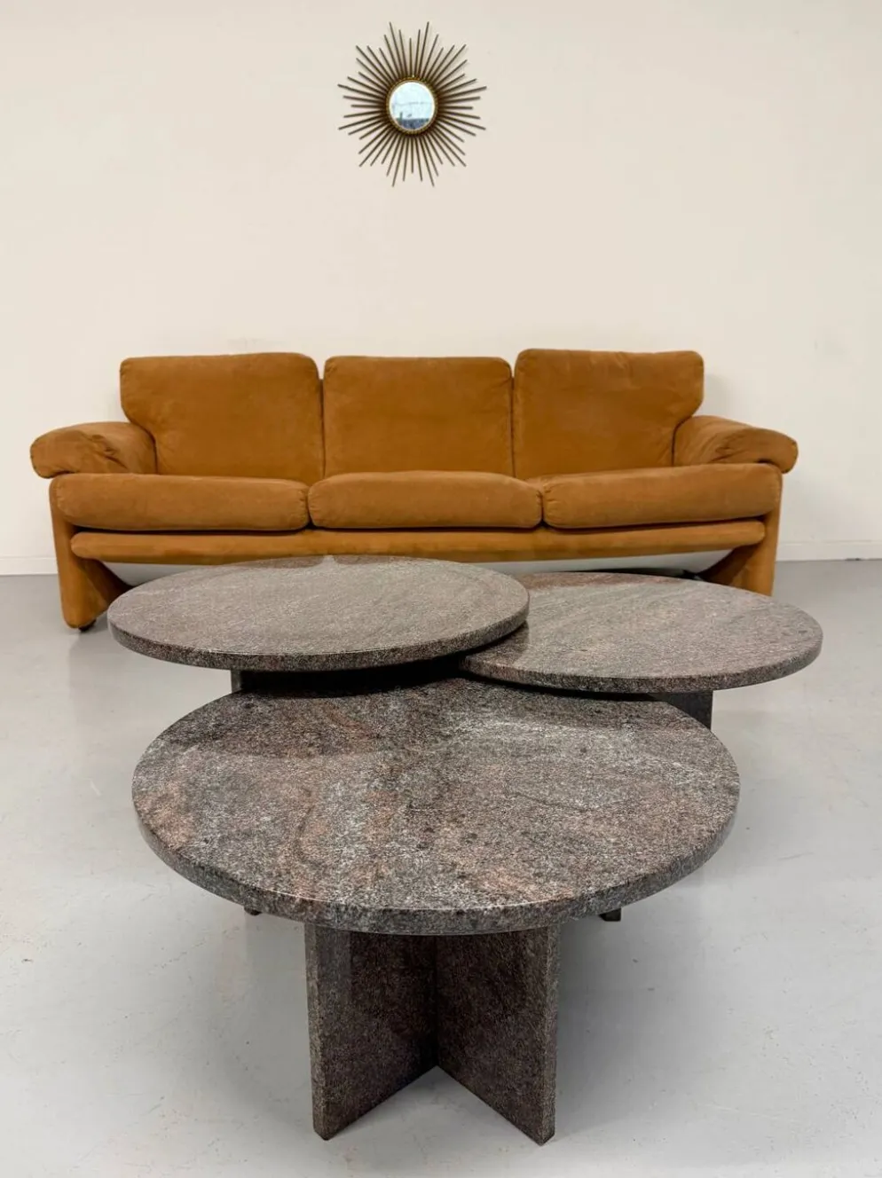 Table basse gigogne 3 éléments rond en granit design années 70 vintage