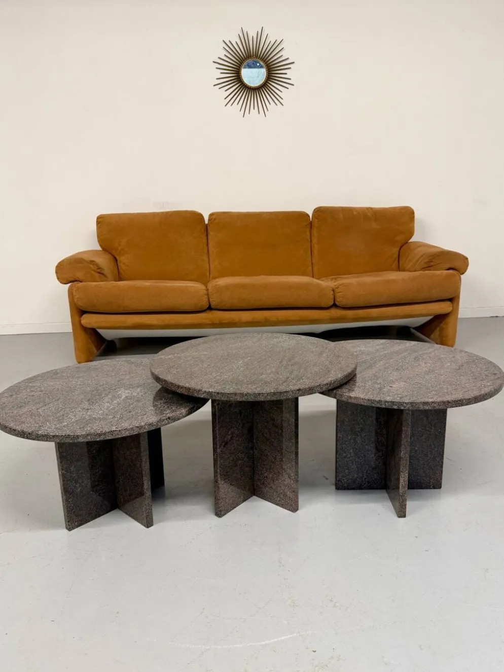 Table basse gigogne 3 éléments rond en granit design années 70 vintage