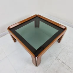 Table basse italienne du milieu du siècle par Afra et Tobia Scarpa pour Cassina, années 1960.