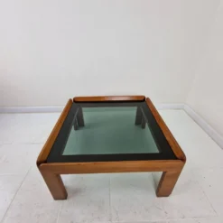 Table basse italienne du milieu du siècle par Afra et Tobia Scarpa pour Cassina, années 1960.