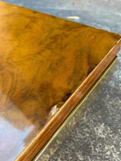 Table basse loupe d'orme et laiton 70' Roche Bobois