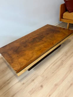 Table basse loupe d'orme et laiton 70' Roche Bobois