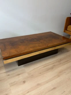 Table basse loupe d'orme et laiton 70' Roche Bobois