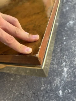 Table basse loupe d'orme et laiton 70' Roche Bobois