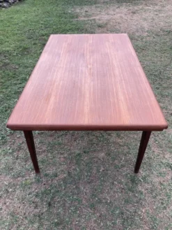 TABLE BASSE À MANGER SCANDINAVE 