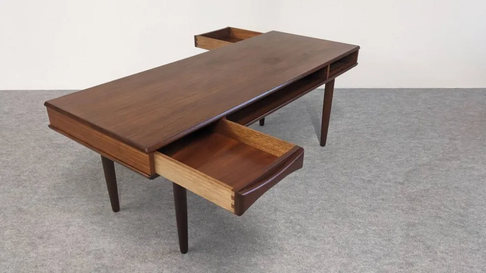 Table basse moderniste en teck de Arne Vodder pour Dyrlund, Danemark 1960