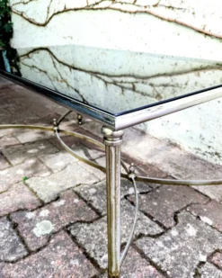Table basse métal et verre fumé