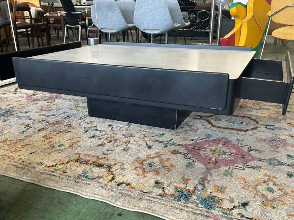 Table basse noire Vico Magistretti pour Gavina 1960